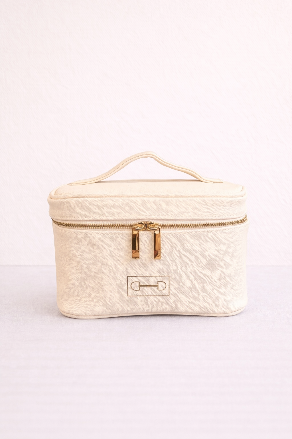 Snaffle Detail Vanity Case