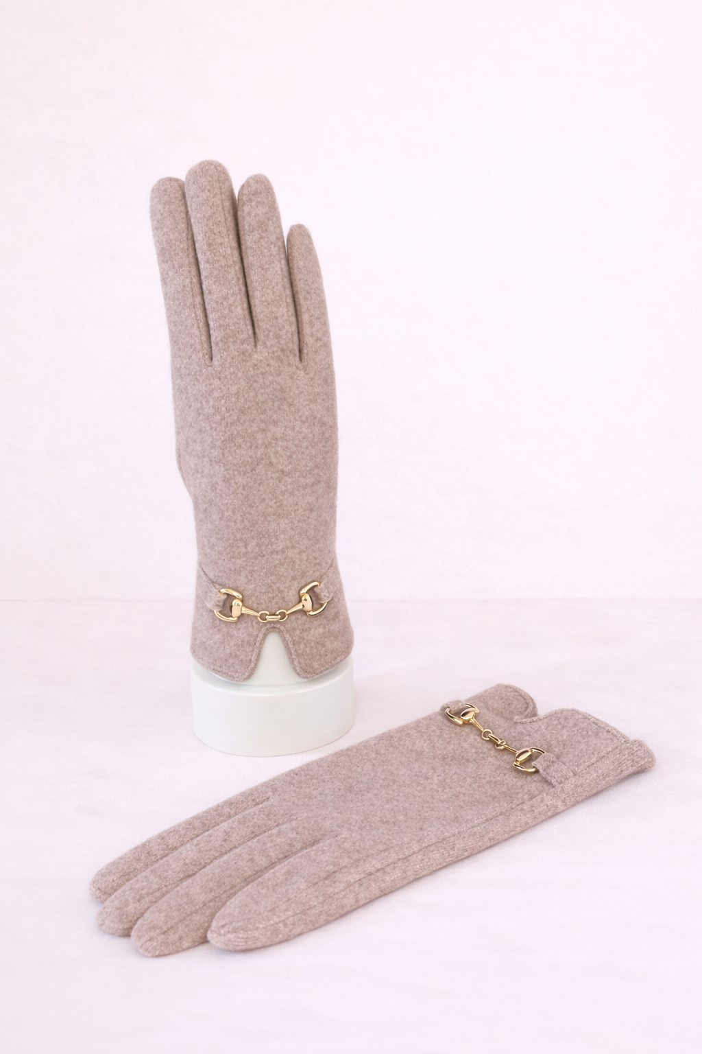 Snaffle Detail Gloves