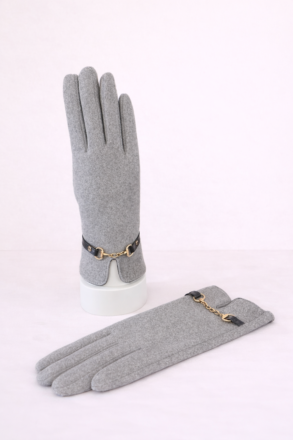 Snaffle Detail Gloves