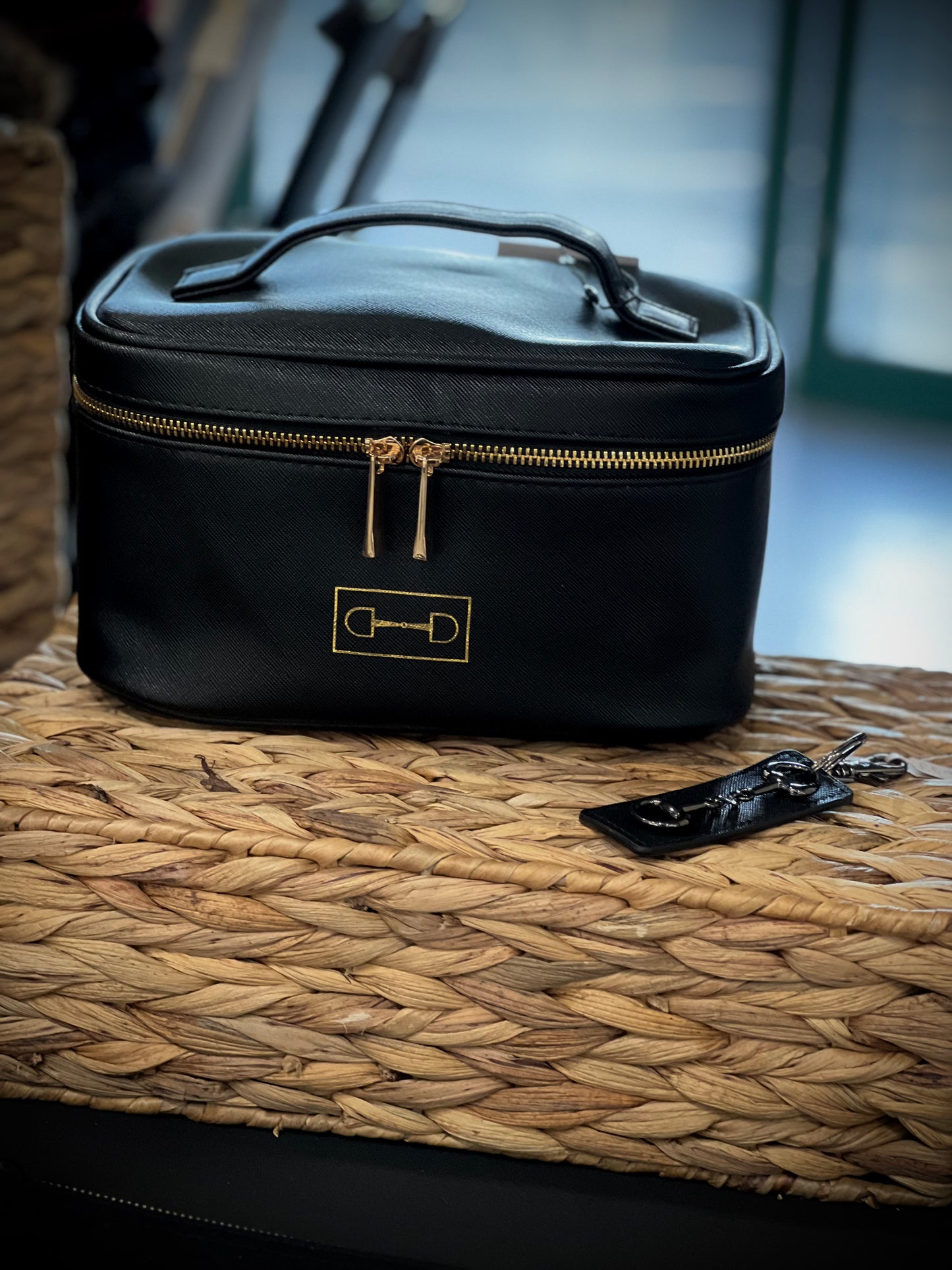 Snaffle Detail Vanity Case